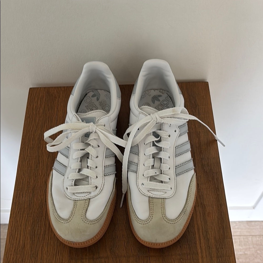 Adidas Sambas in EUC